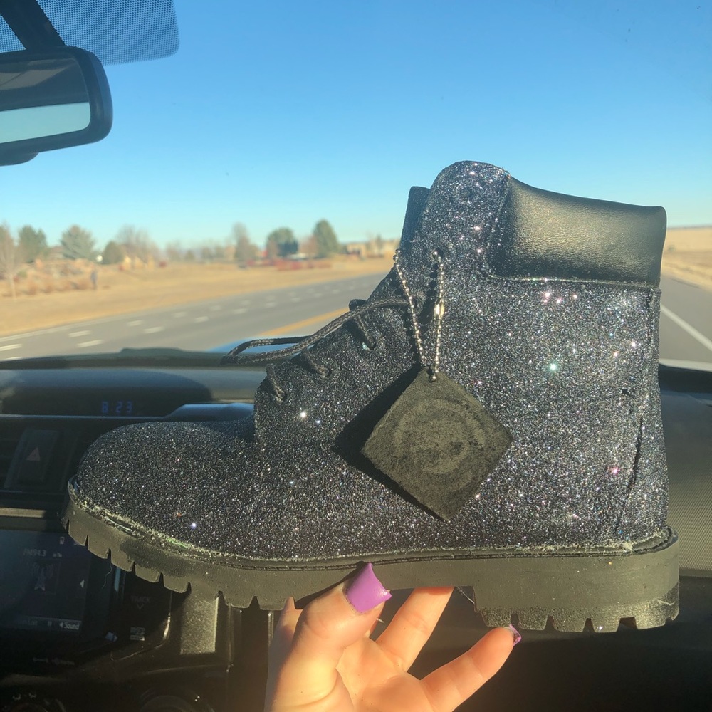 Glitter black timberlands 🖤💋